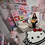 “Supercute CEO”: ഹലോ കിറ്റിക്ക് 50 വയസ്സ് തികയുന്നു